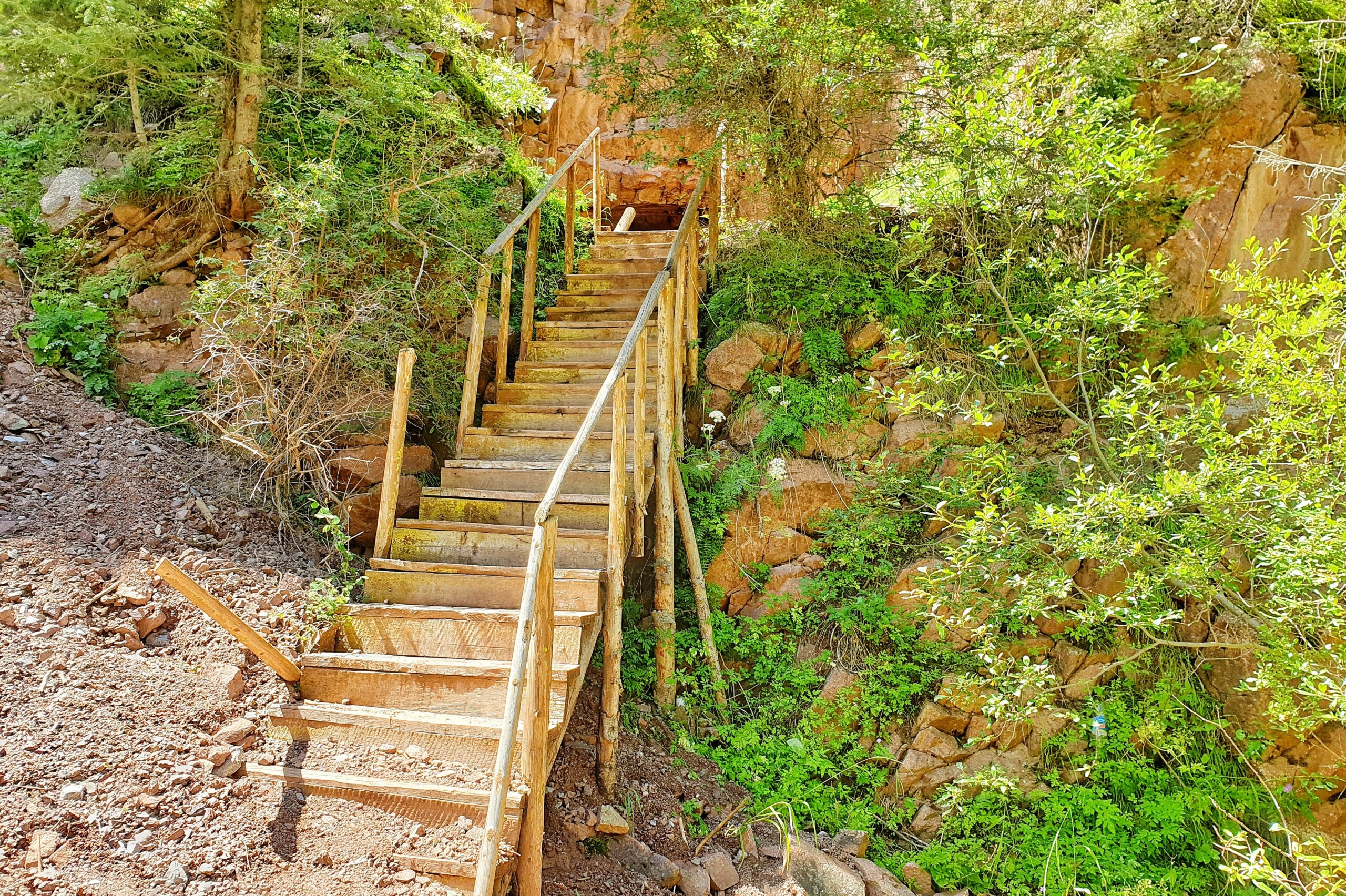 Hiking in Dzhety-Ogyuz District